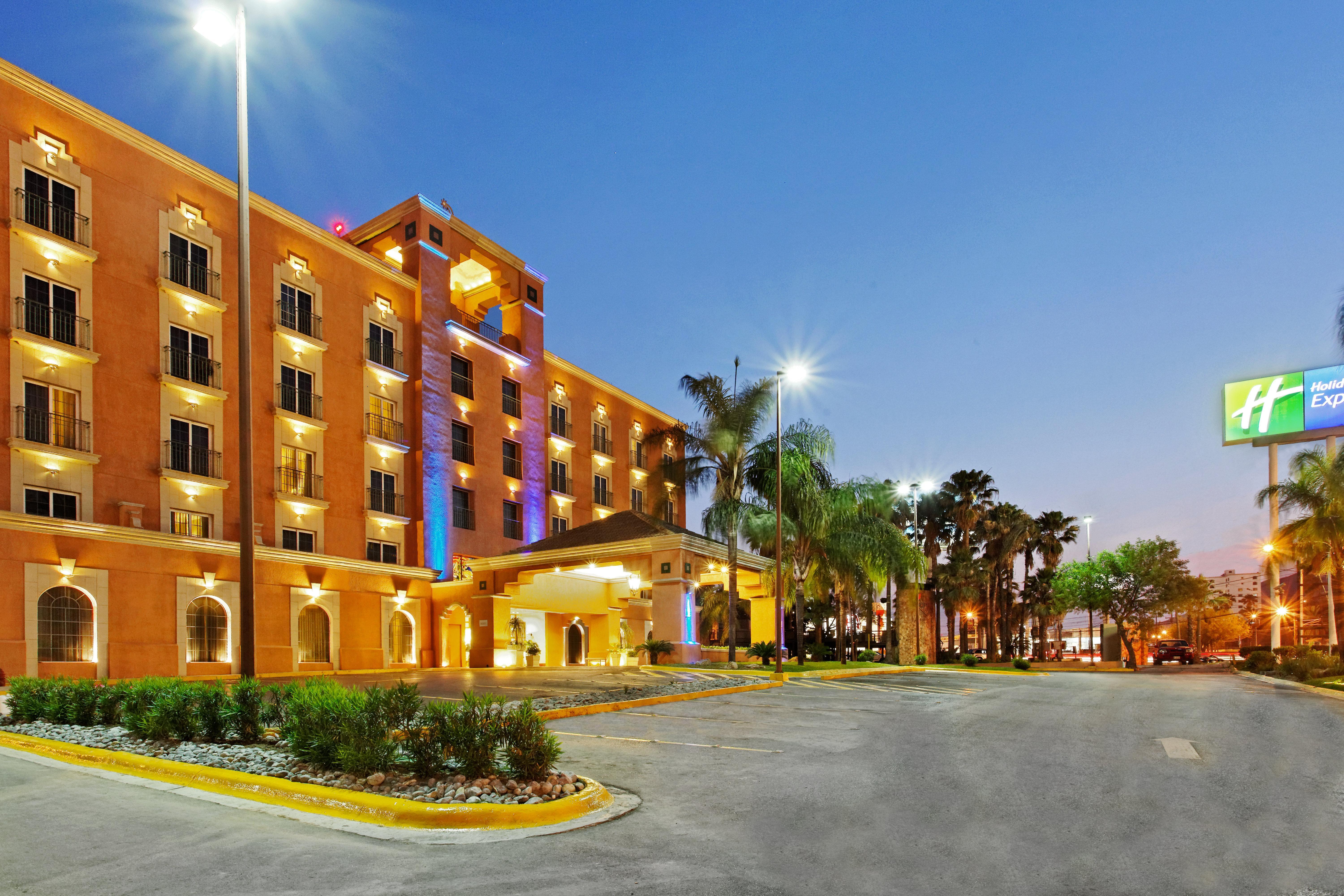 Holiday Inn Express Monterrey Galerias-San Jeronimo By Ihg Екстер'єр фото