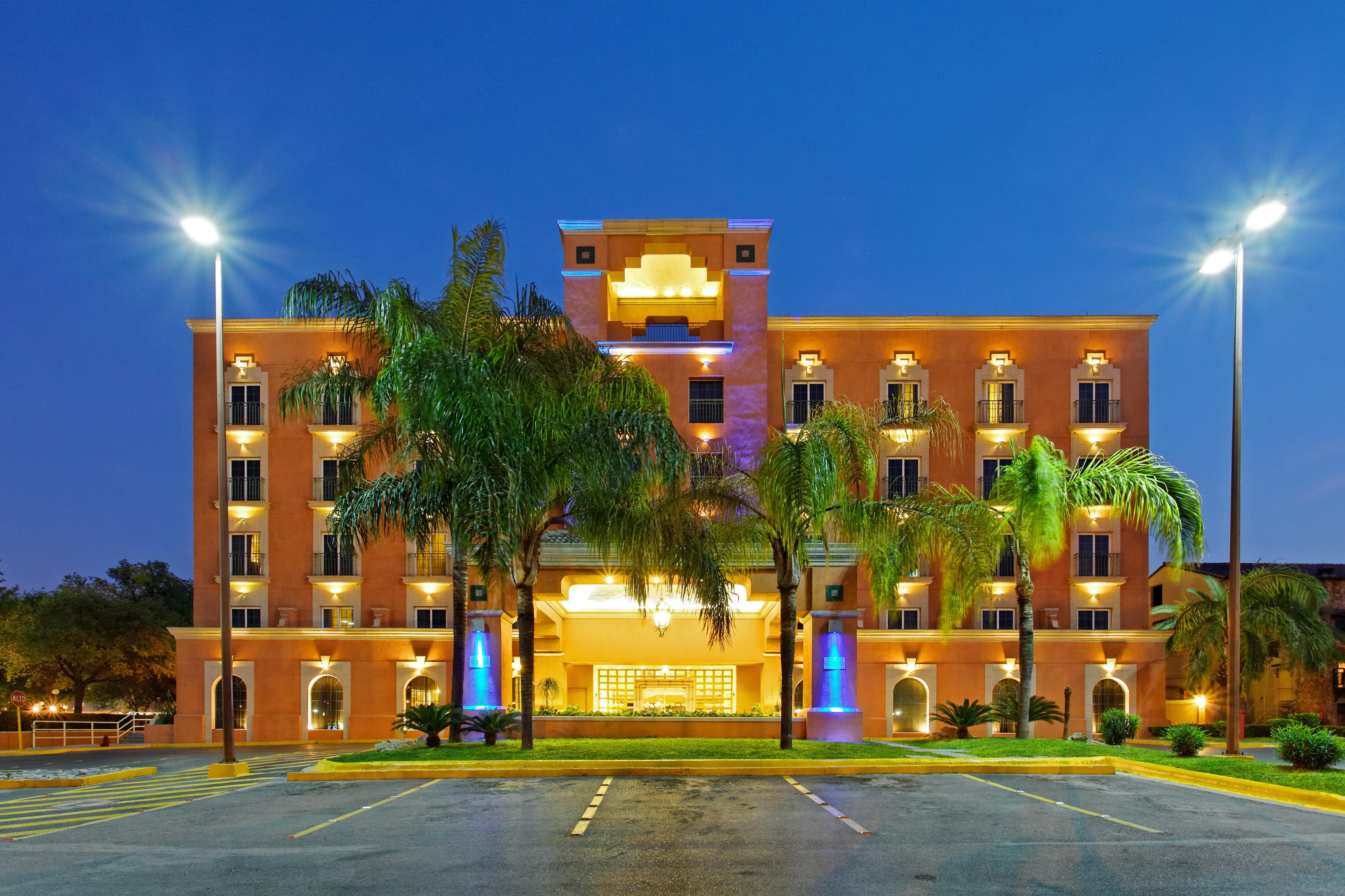 Holiday Inn Express Monterrey Galerias-San Jeronimo By Ihg Екстер'єр фото