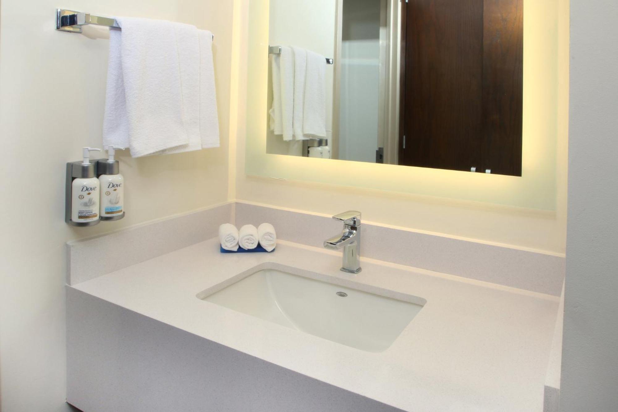 Holiday Inn Express Monterrey Galerias-San Jeronimo By Ihg Екстер'єр фото