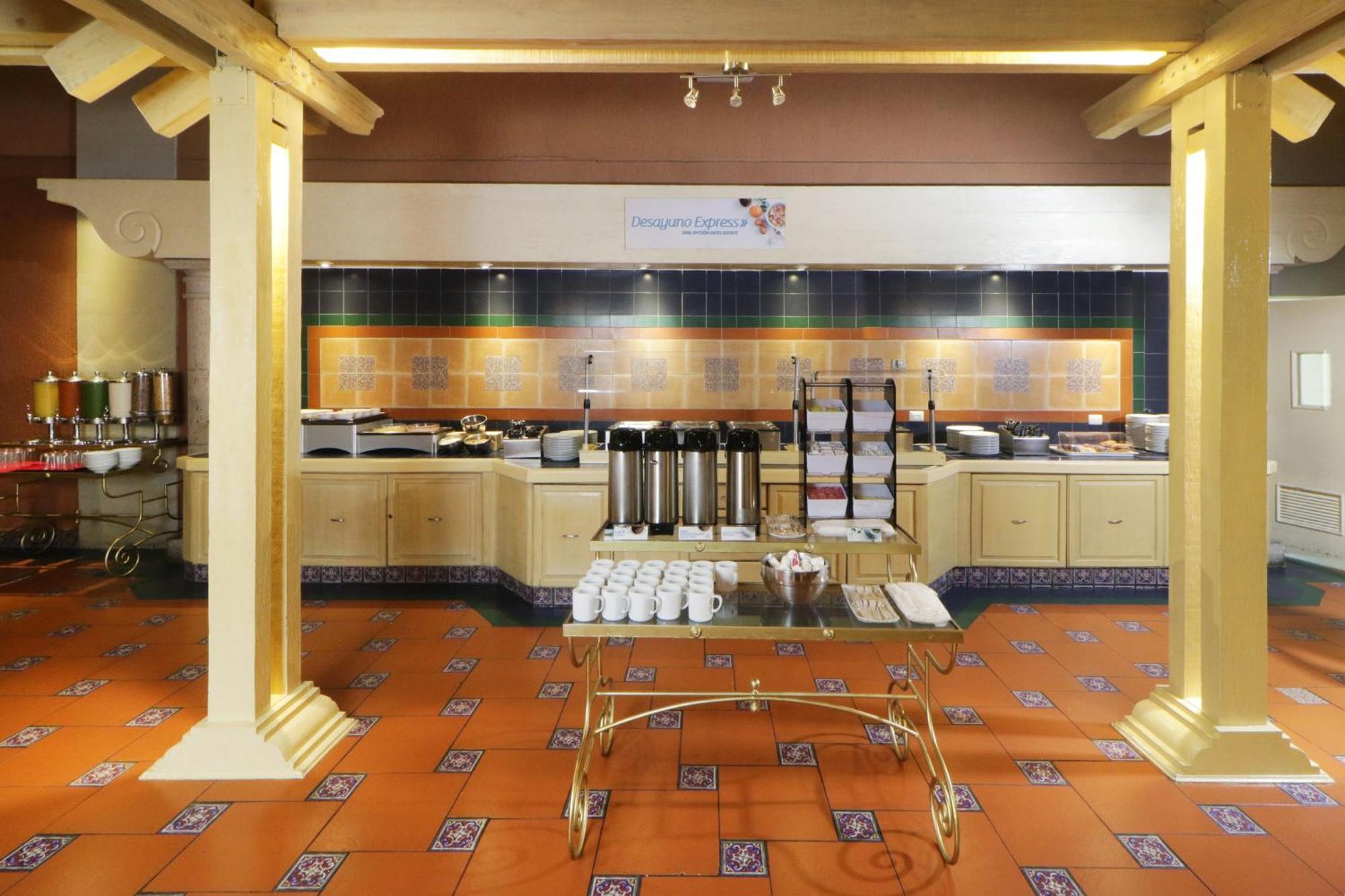 Holiday Inn Express Monterrey Galerias-San Jeronimo By Ihg Екстер'єр фото