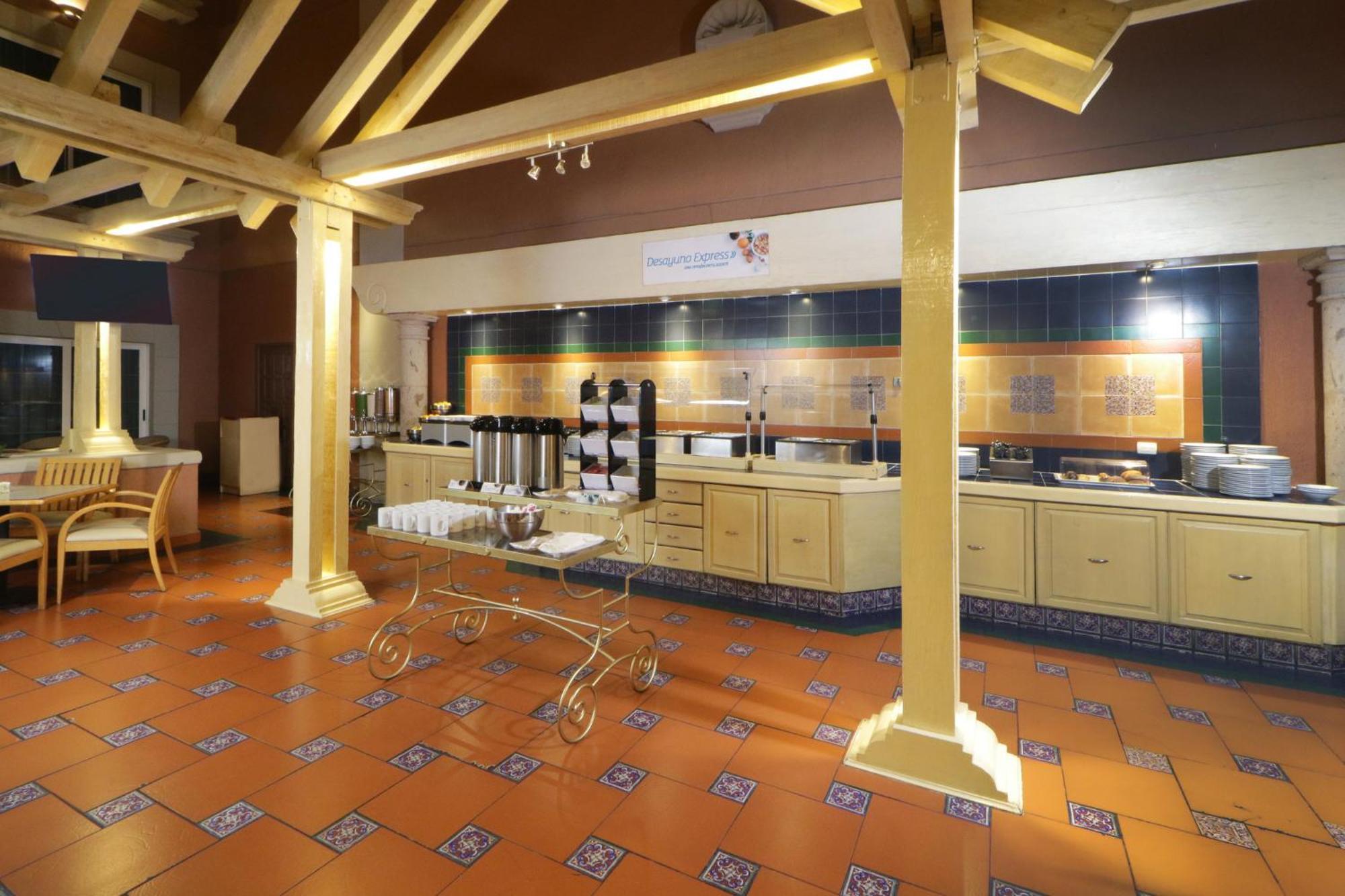 Holiday Inn Express Monterrey Galerias-San Jeronimo By Ihg Екстер'єр фото