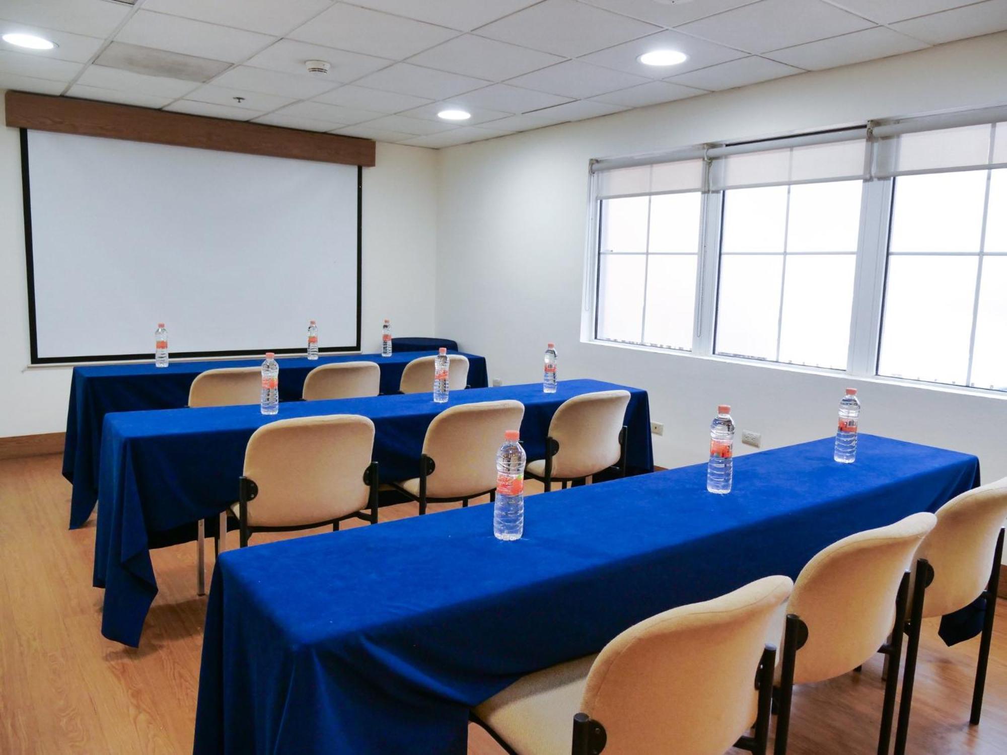 Holiday Inn Express Monterrey Galerias-San Jeronimo By Ihg Екстер'єр фото