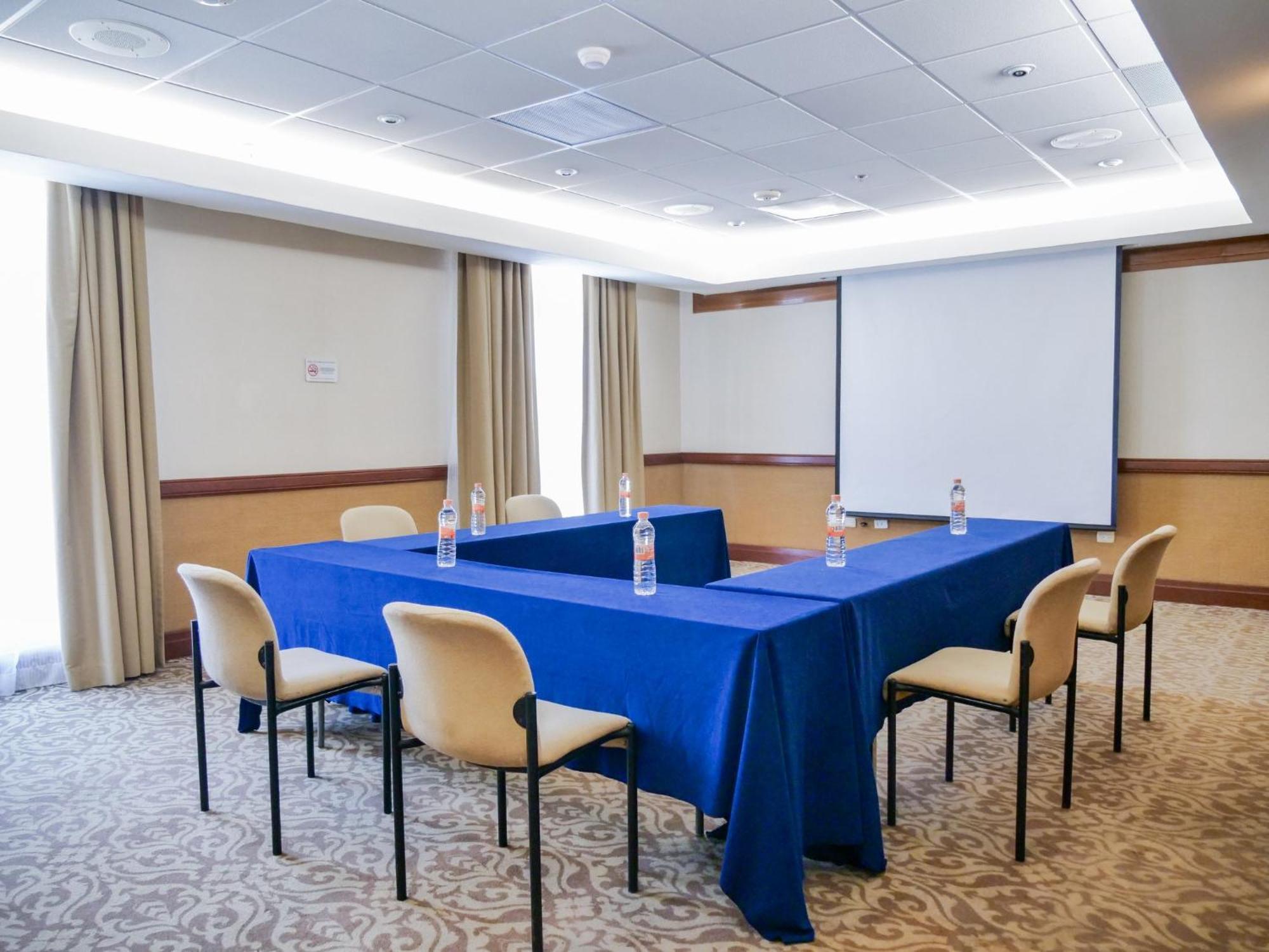 Holiday Inn Express Monterrey Galerias-San Jeronimo By Ihg Екстер'єр фото